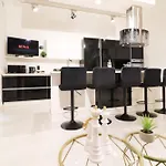 Flora- Loft Luxury - Tra Colosseo E Santa Maria Maggiore - Metro Apartman *
