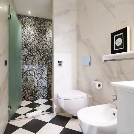 Flora- Loft Luxury - Tra Colosseo E Santa Maria Maggiore - Metro Apartment *