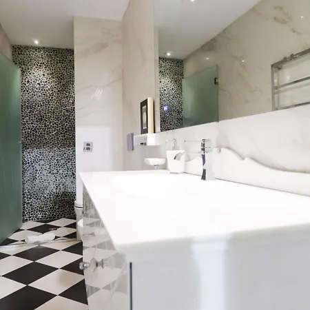 Apartamento Flora- Loft Luxury - Tra Colosseo E Santa Maria Maggiore - Metro