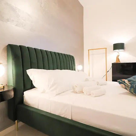 Flora- Loft Luxury - Tra Colosseo E Santa Maria Maggiore - Metro Apartment Rome